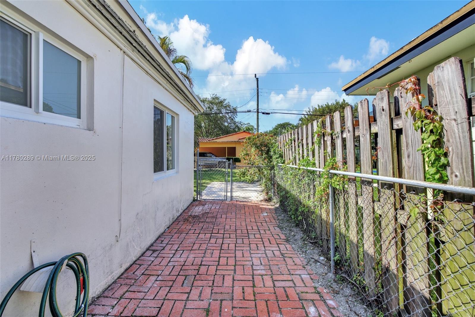 1000 SW 19th St