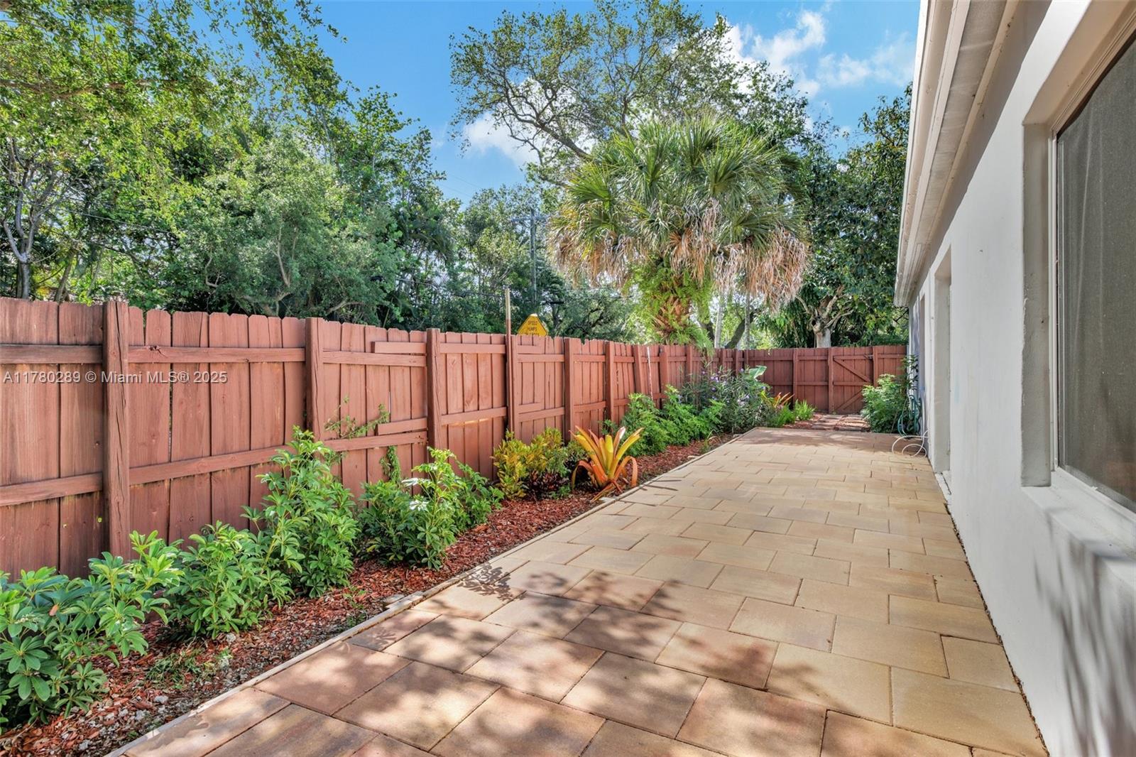 1000 SW 19th St