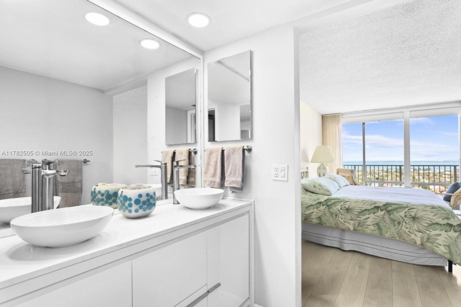 881 Ocean Dr # 24C