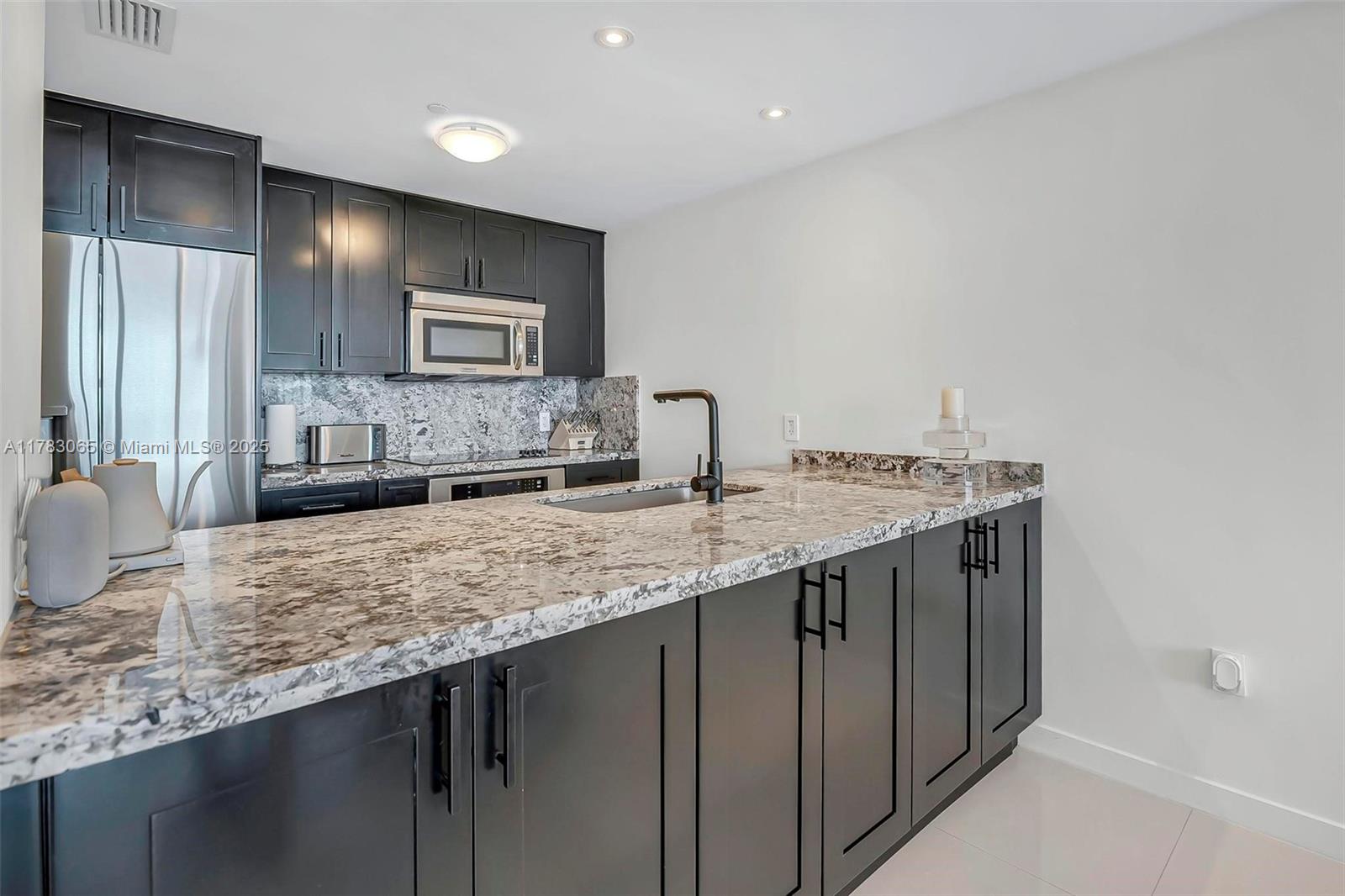 7935 East Dr # 602