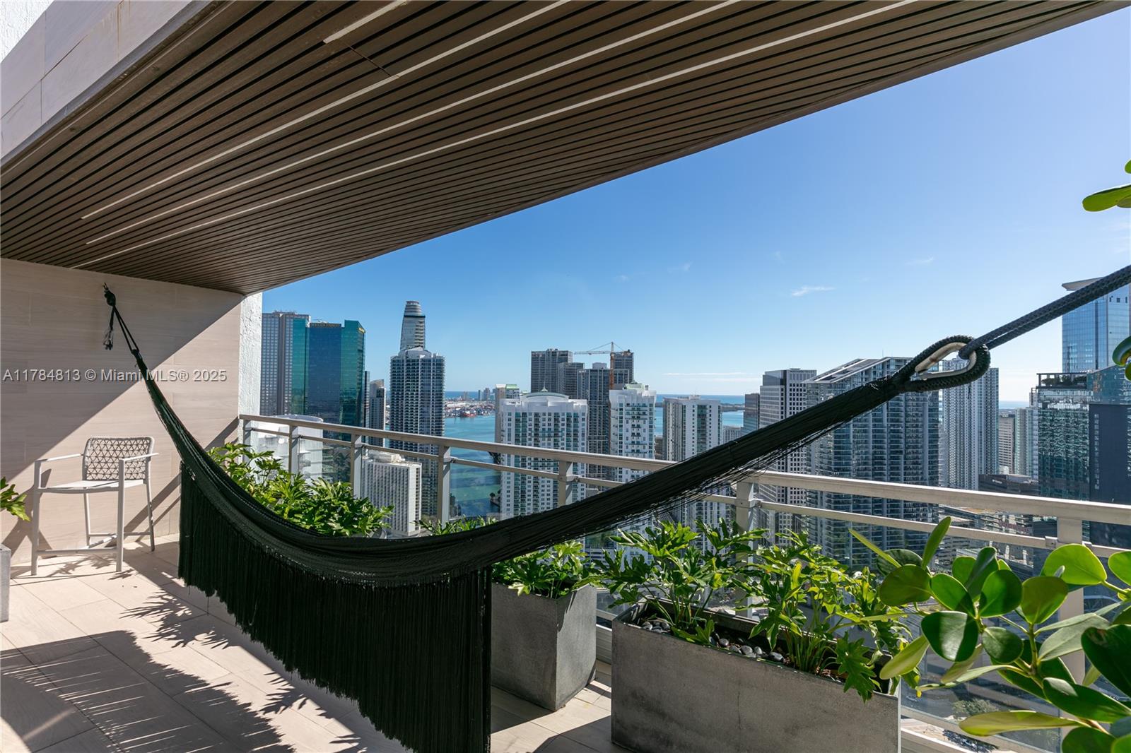 90 SW 3rd St # 14 Unit: PH-14