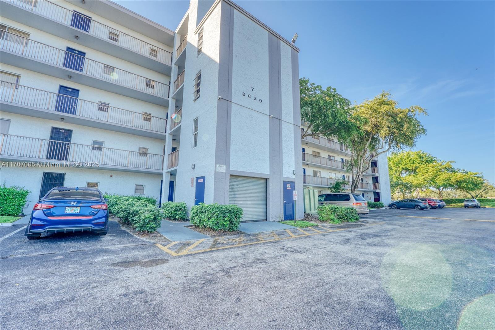 8620 N Sherman Cir # 201