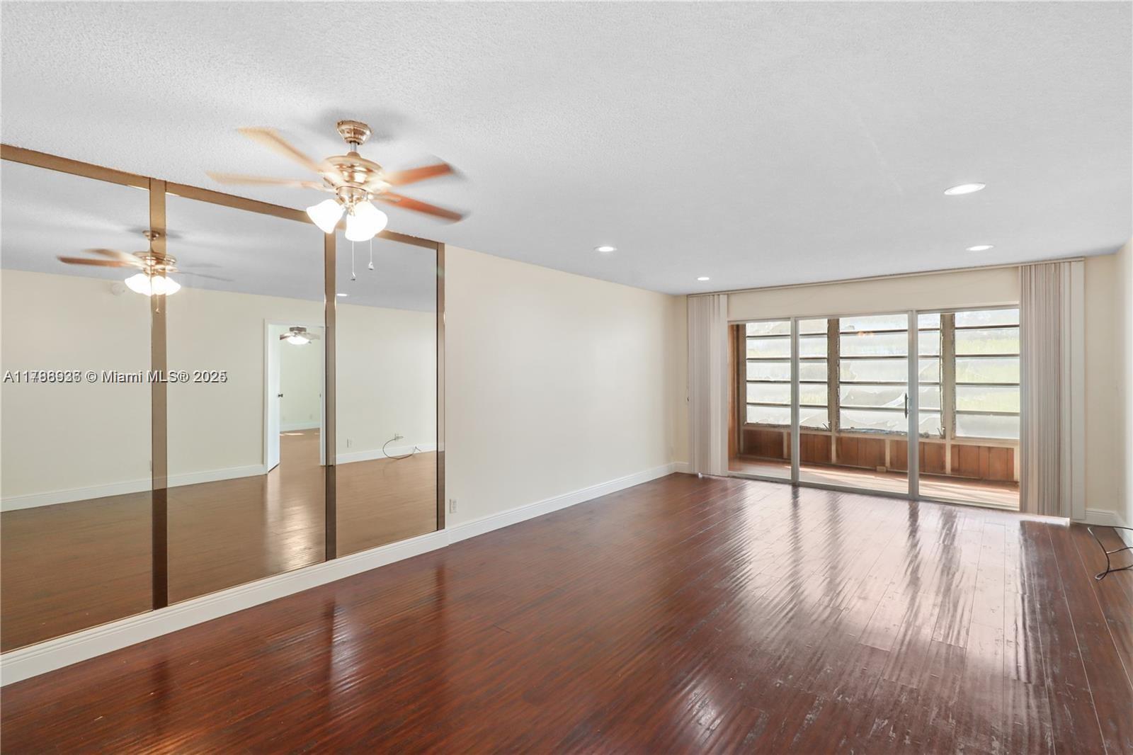 8421 Lagos De Campo Blvd # 307T