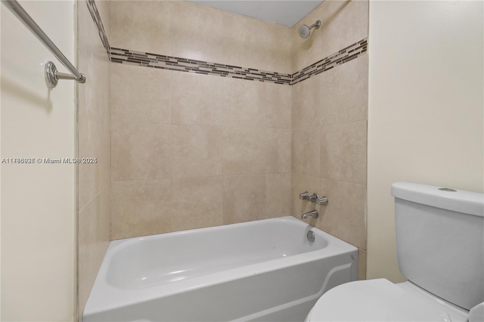 8421 Lagos De Campo Blvd # 307T