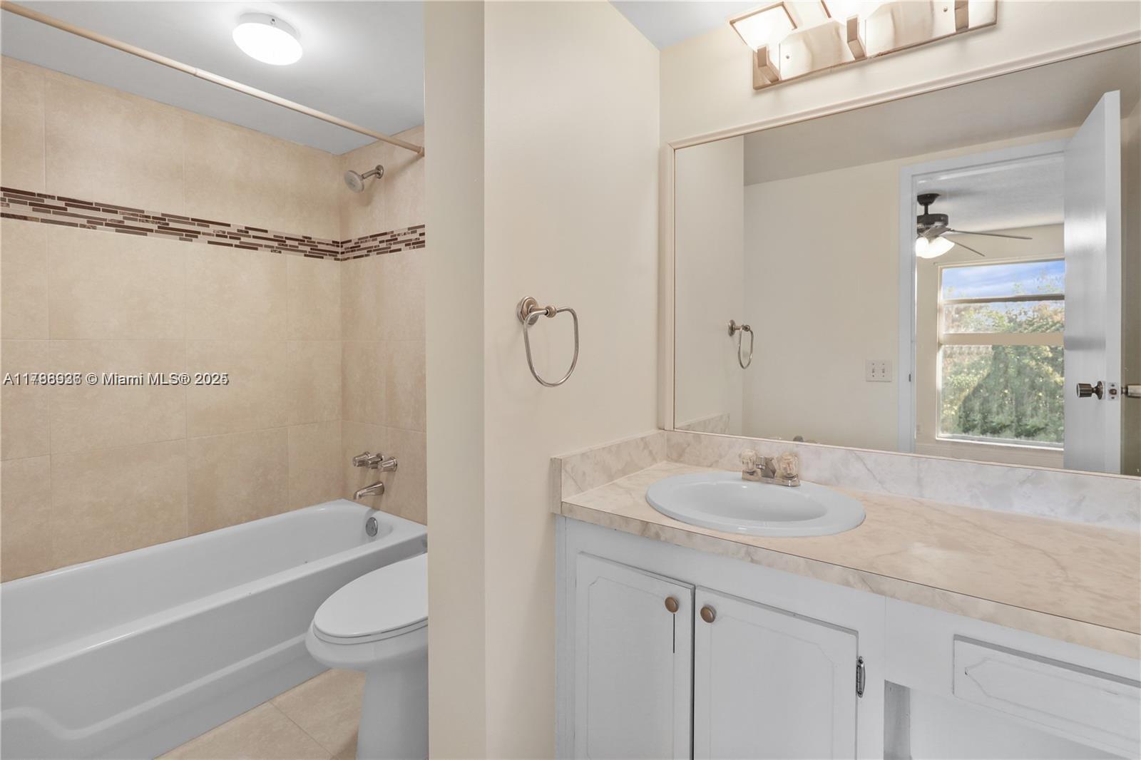8421 Lagos De Campo Blvd # 307T