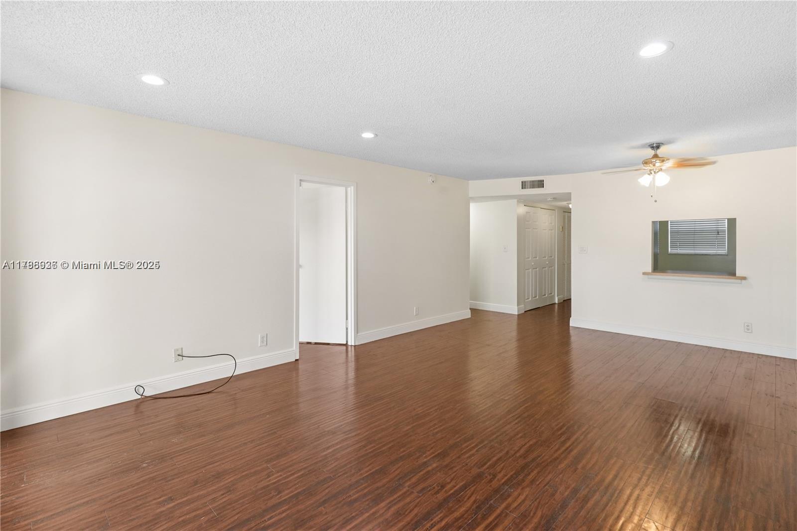 8421 Lagos De Campo Blvd # 307T