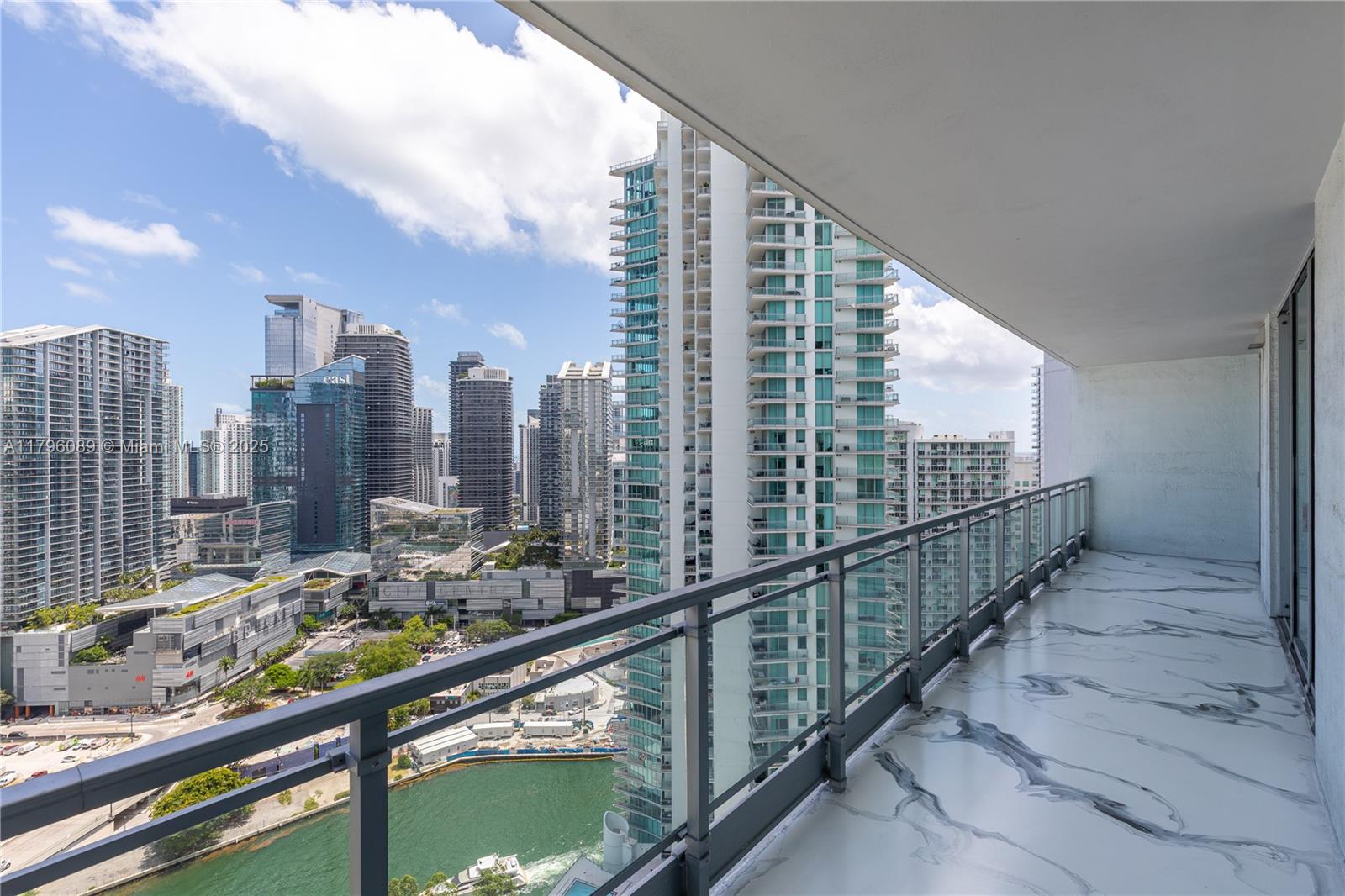 90 SW 3rd St # 3501