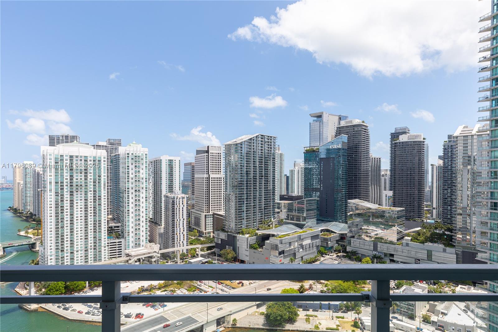 90 SW 3rd St # 3501