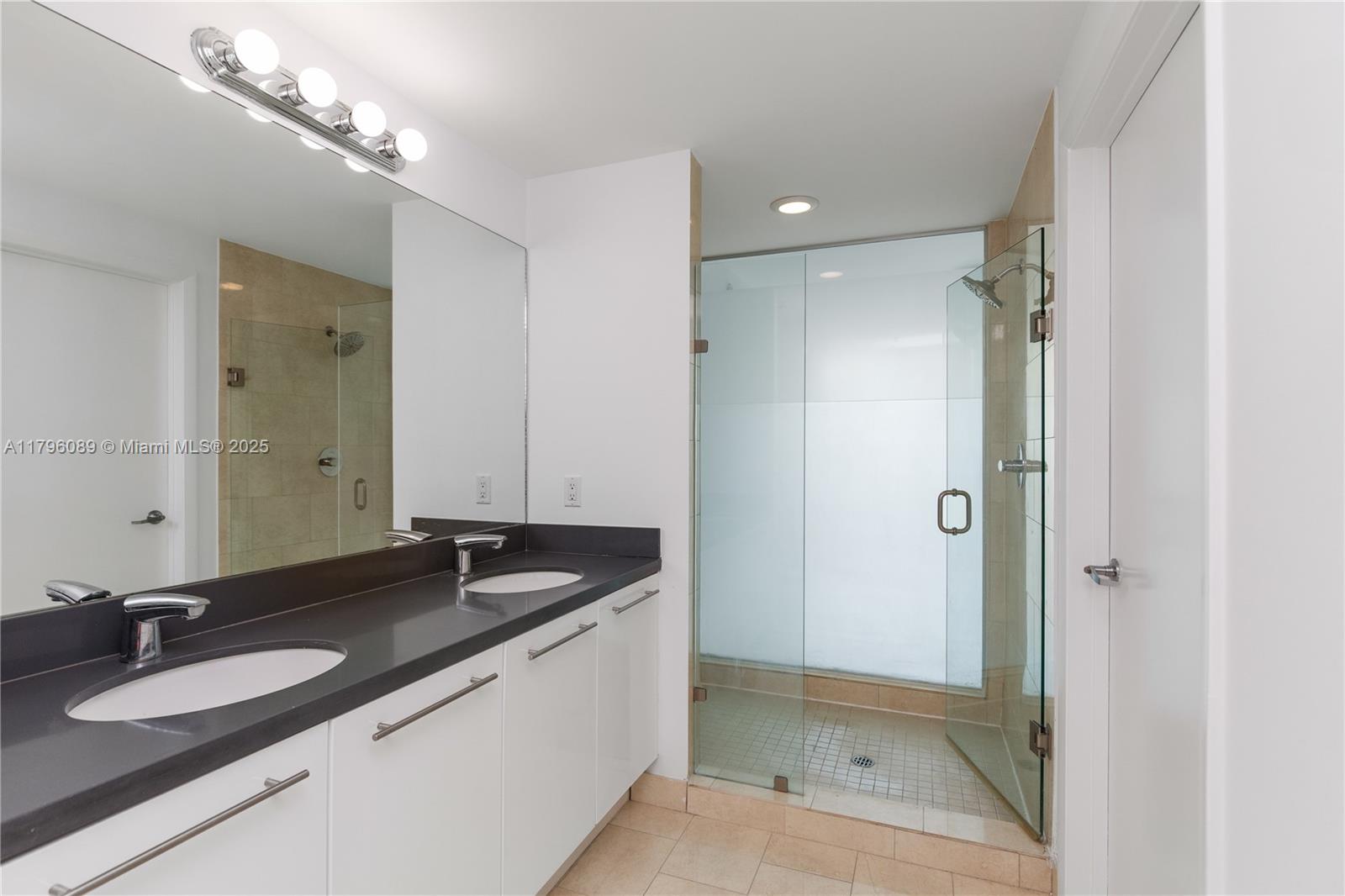 90 SW 3rd St # 3501