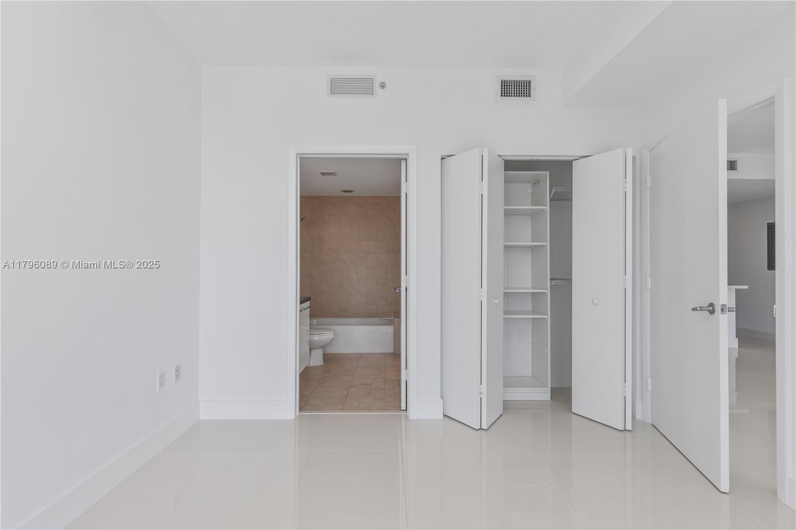 90 SW 3rd St # 3501