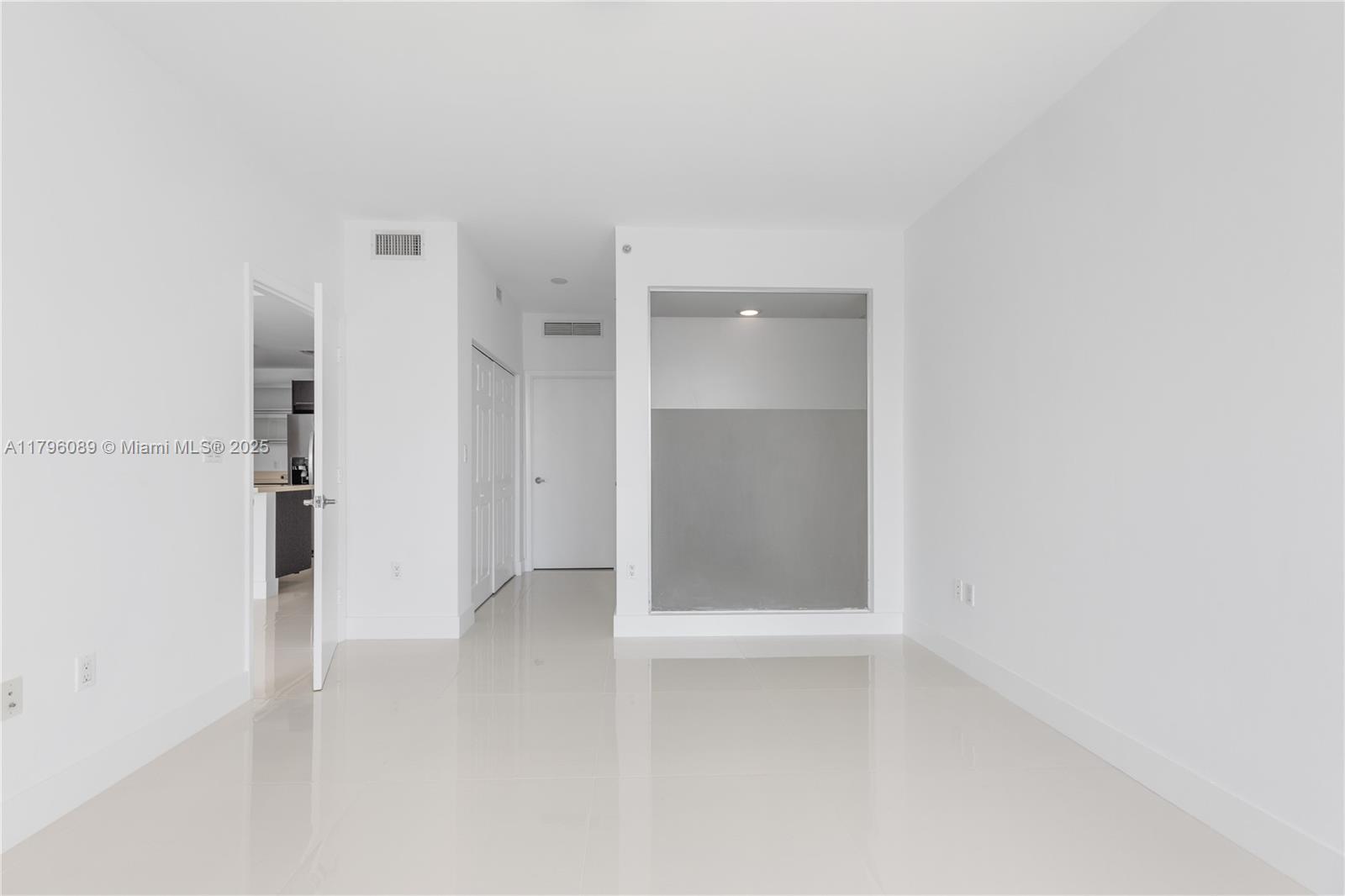 90 SW 3rd St # 3501