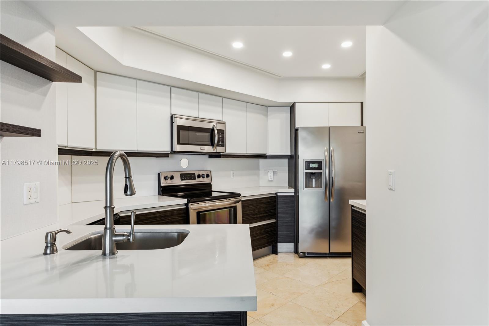 16699 Collins Ave # 3602