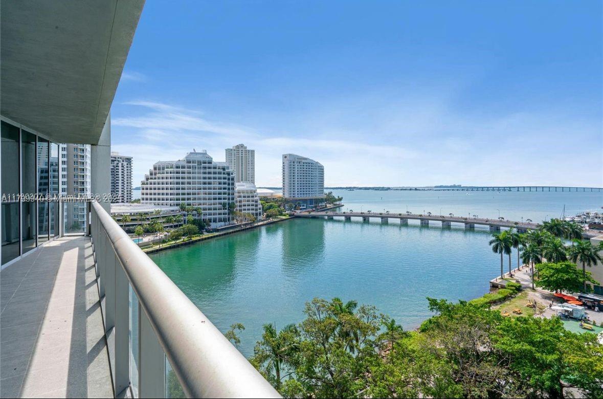 495 Brickell Ave # 1001