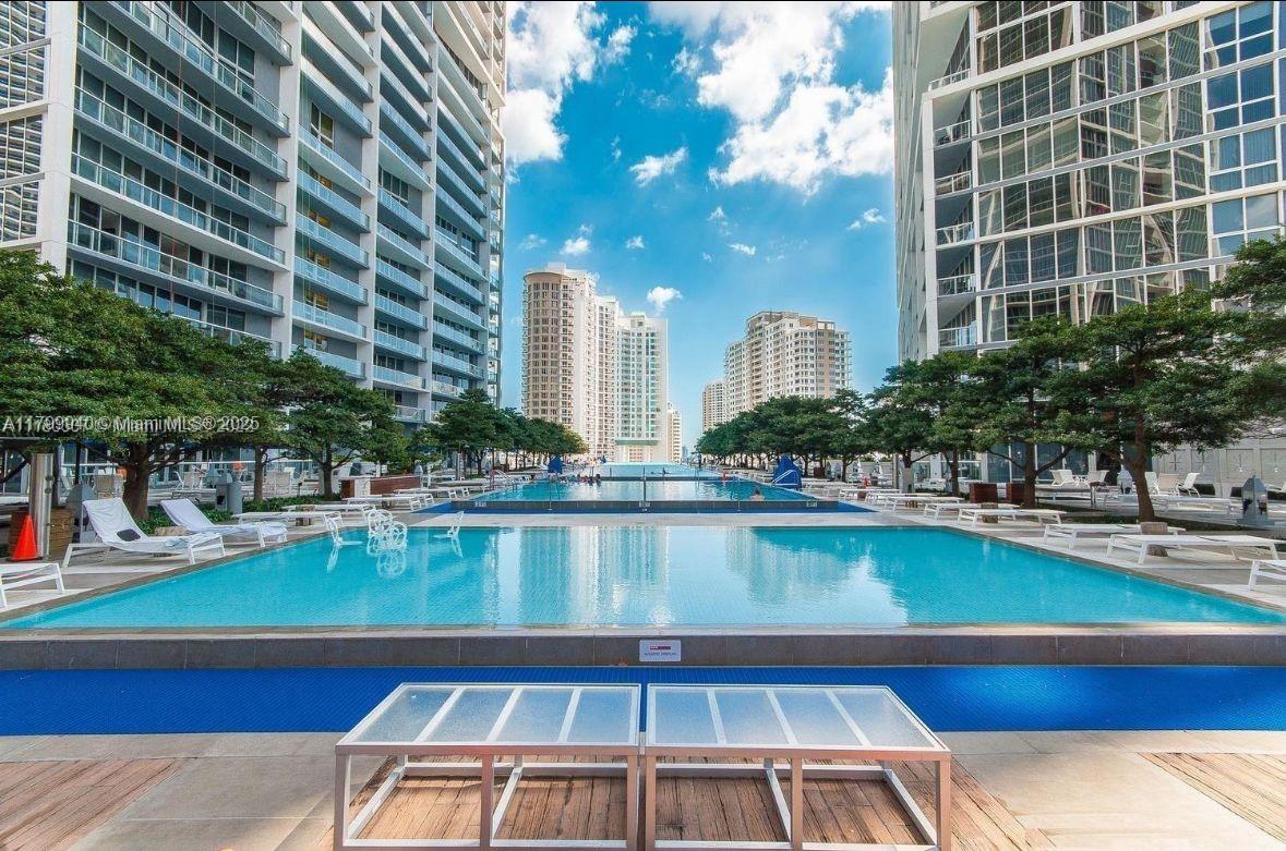 495 Brickell Ave # 1001
