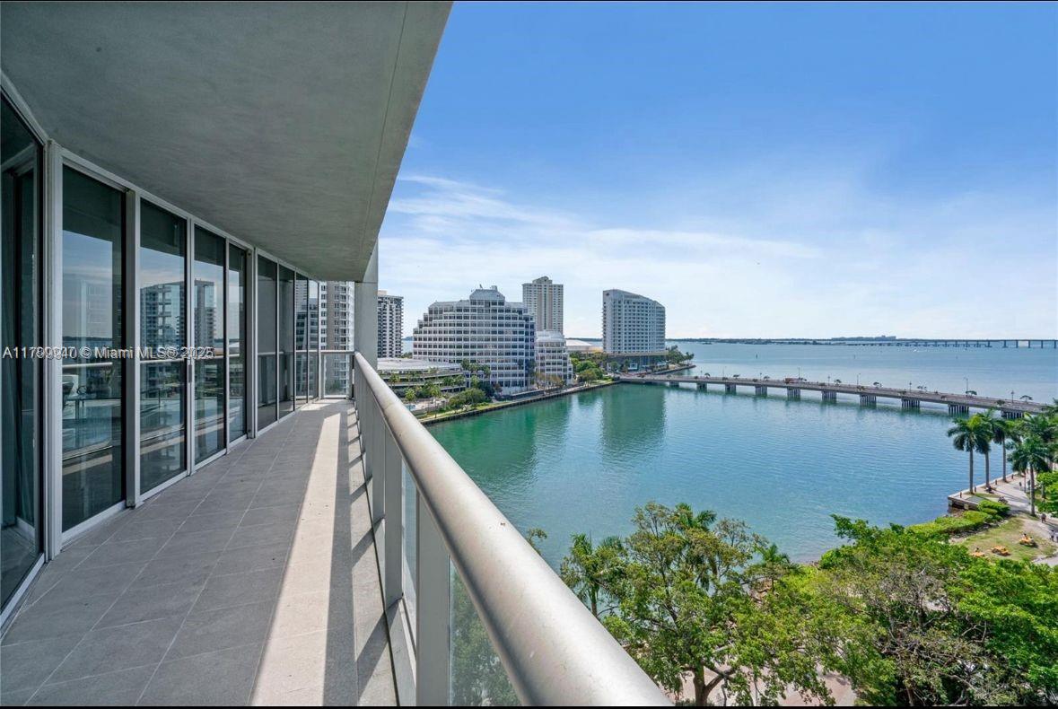495 Brickell Ave # 1001