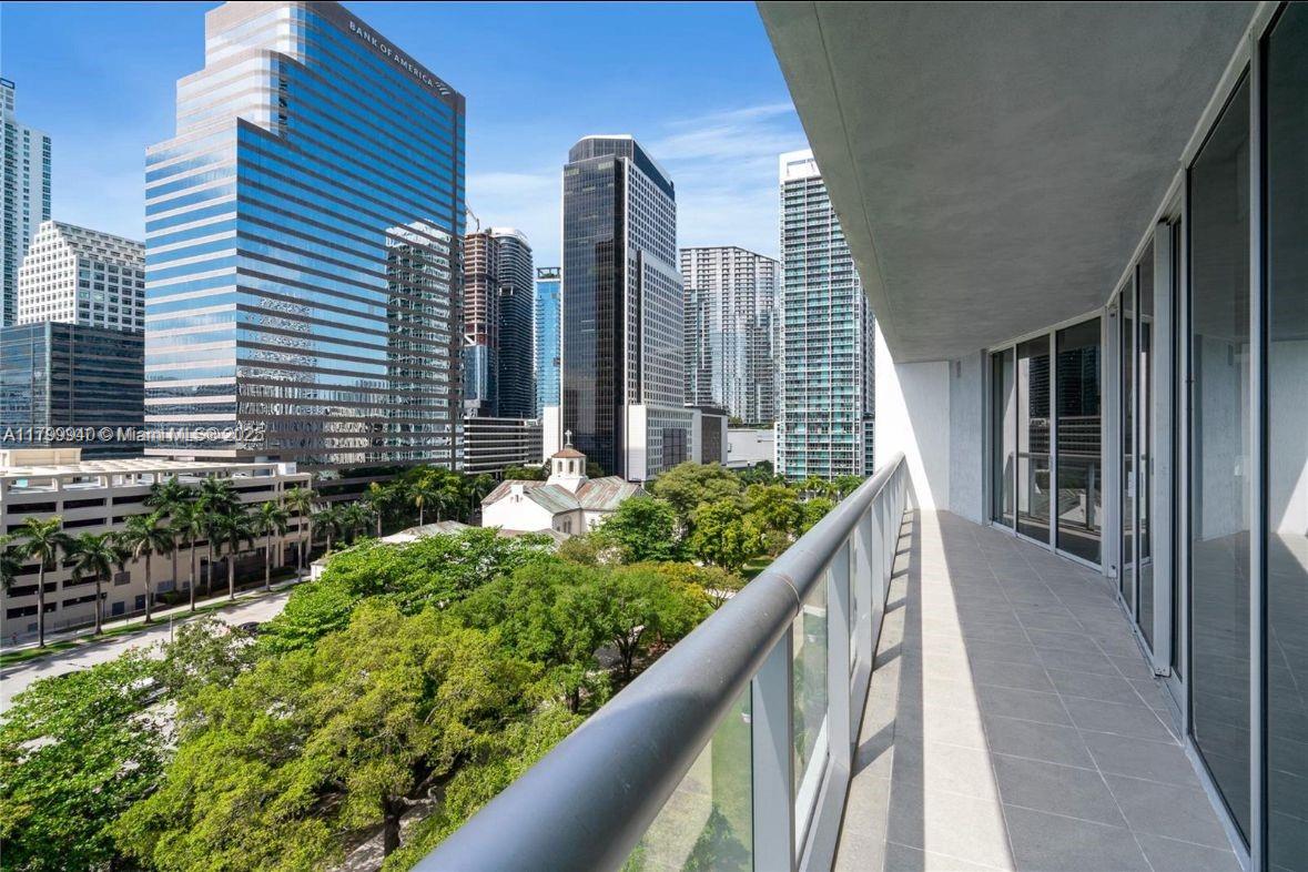 495 Brickell Ave # 1001