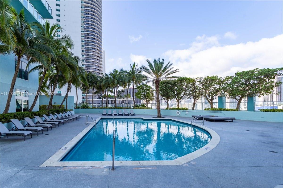 1900 N Bayshore Dr # 1810