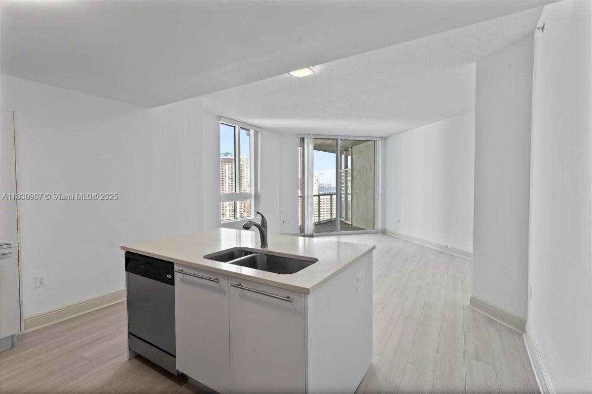 1900 N Bayshore Dr # 1810