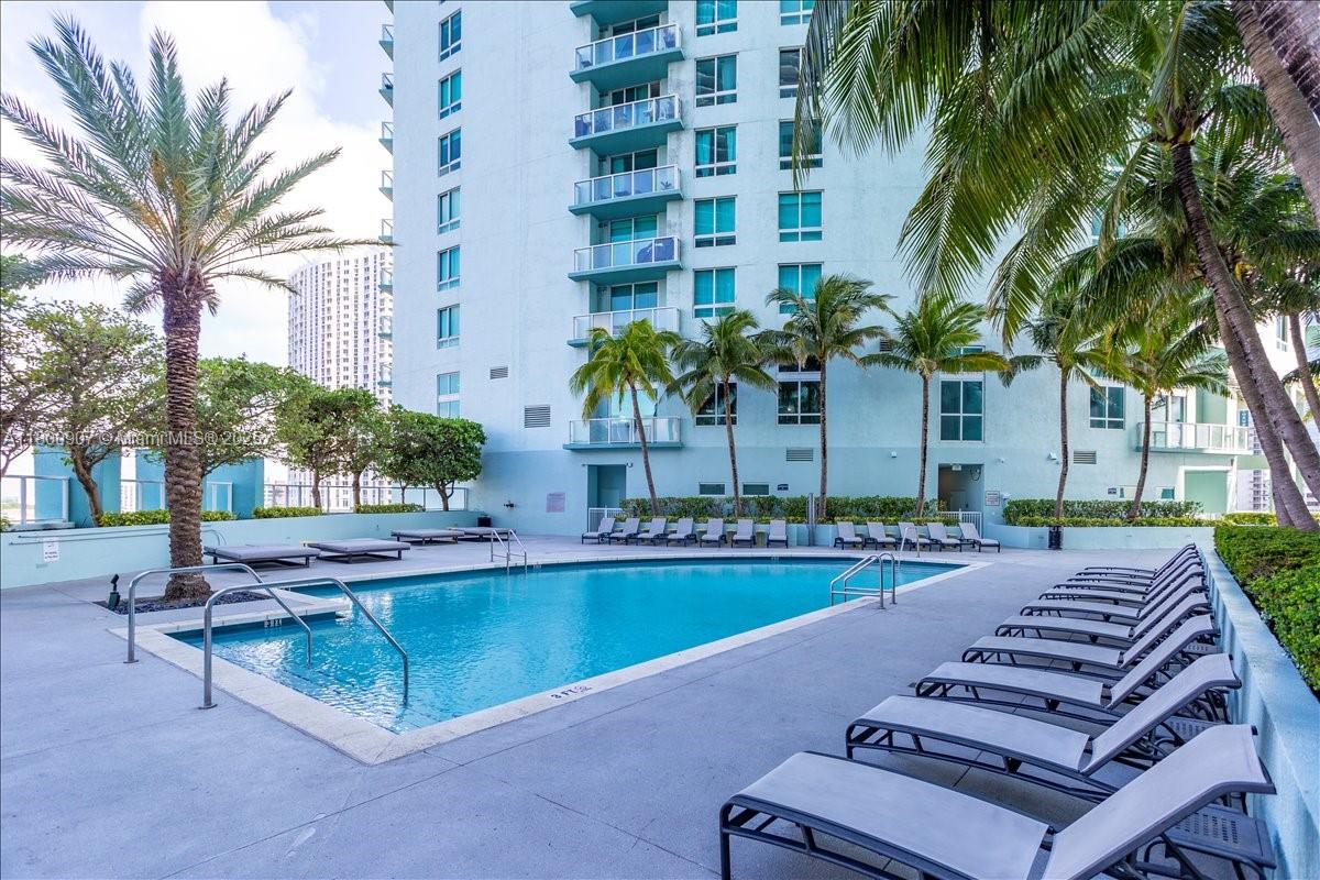 1900 N Bayshore Dr # 1810