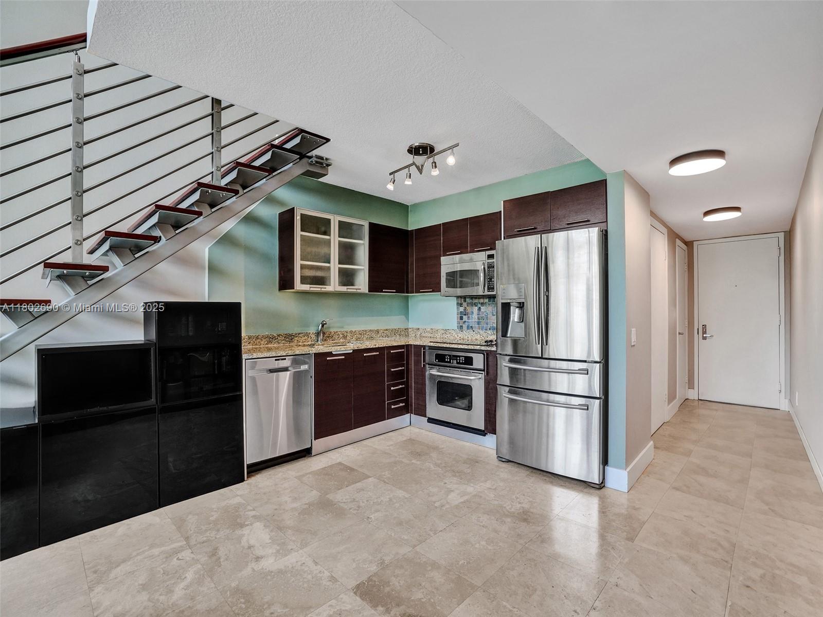 41 SE 5th St # 803