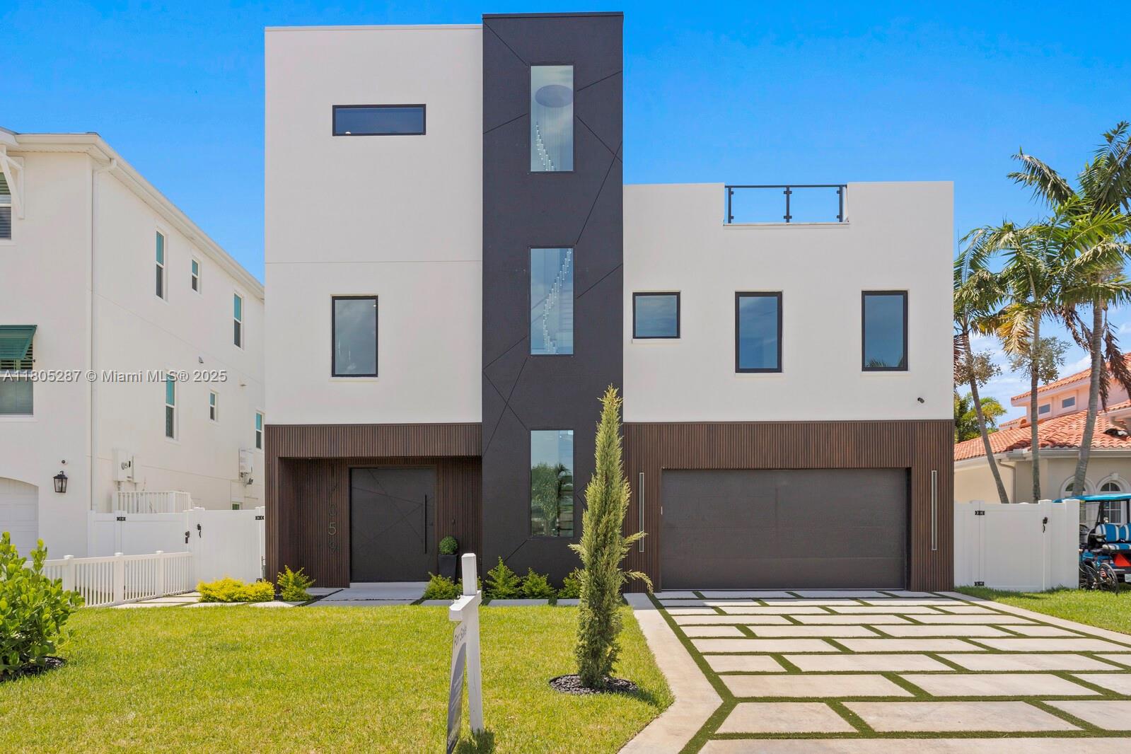 17059 Dolphin Dr