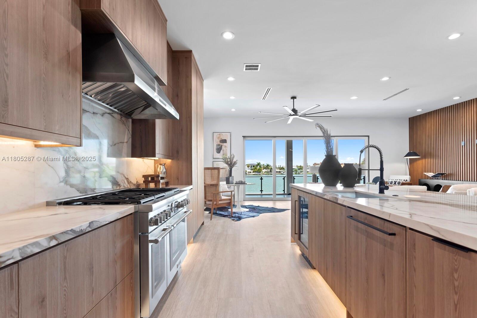 17059 Dolphin Dr
