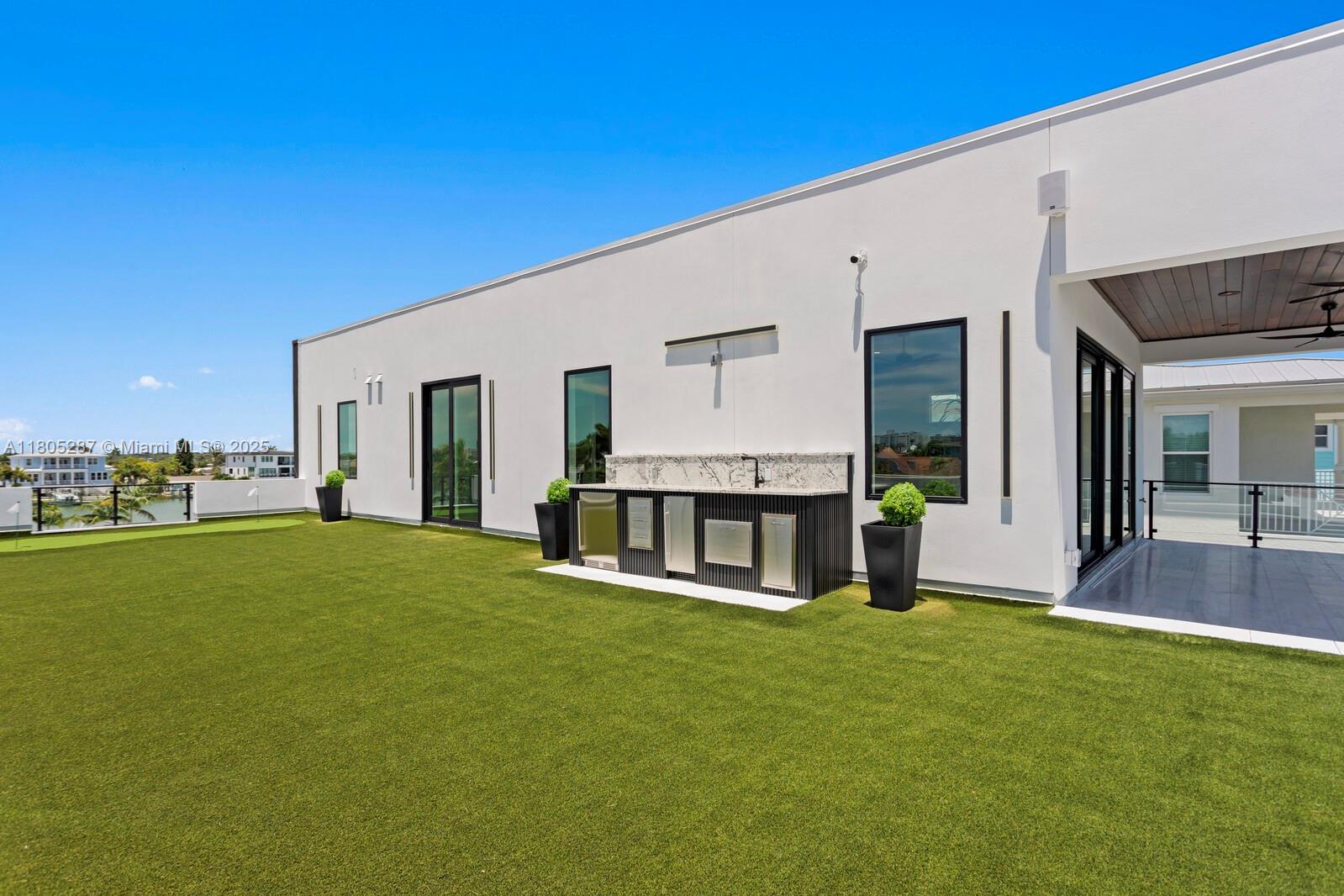17059 Dolphin Dr