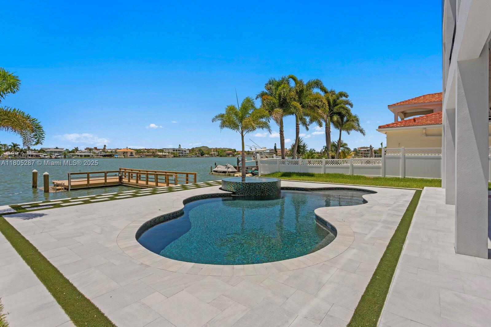 17059 Dolphin Dr