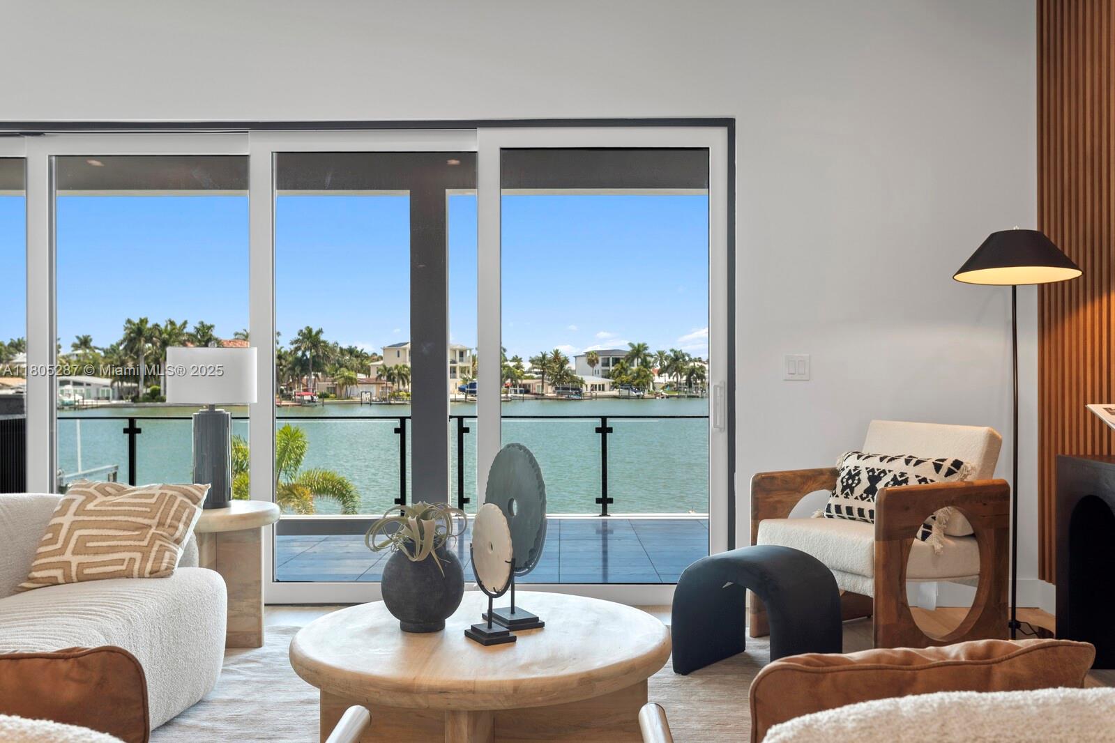 17059 Dolphin Dr