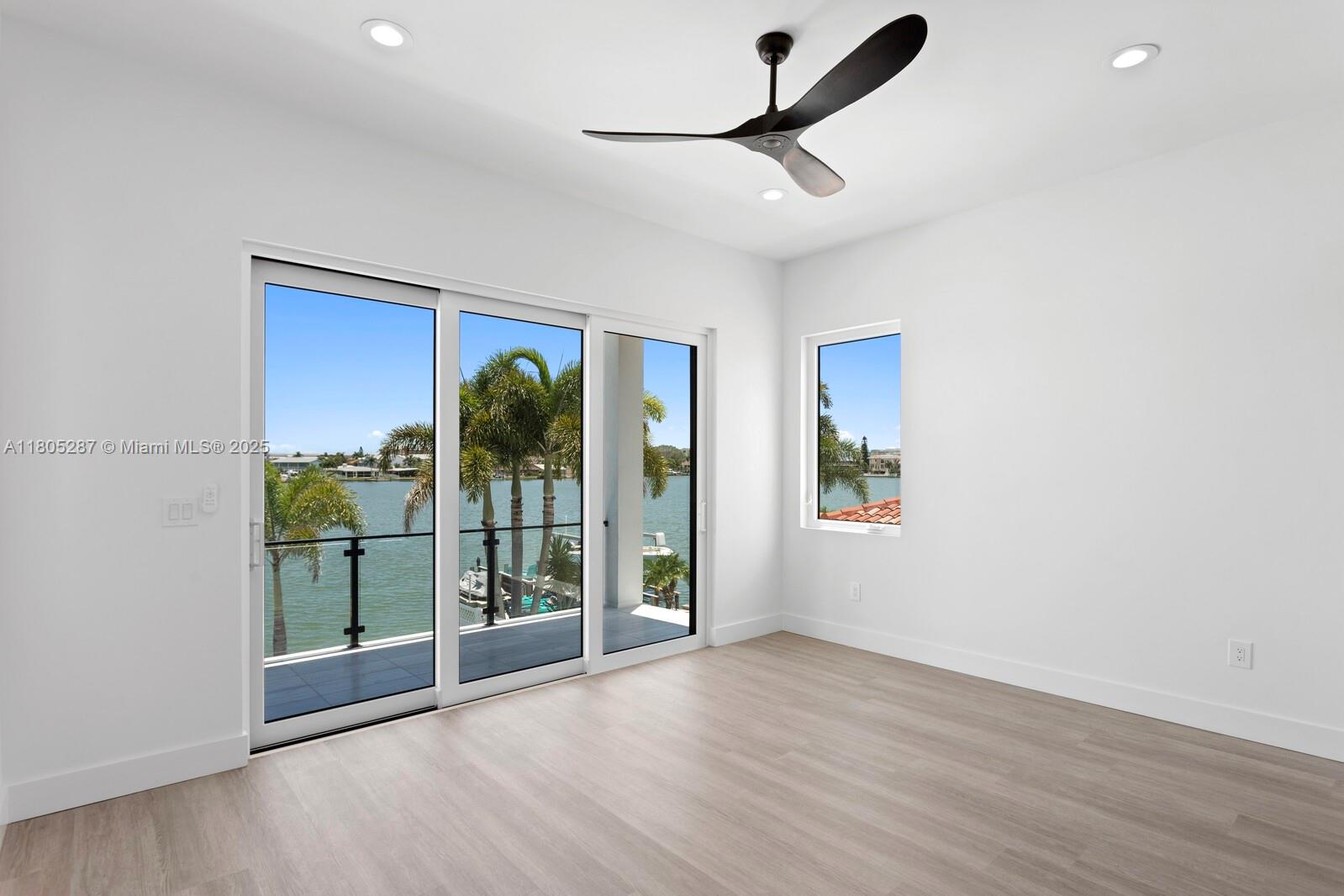 17059 Dolphin Dr