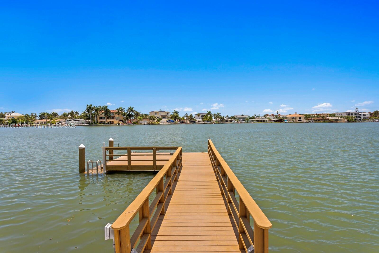 17059 Dolphin Dr