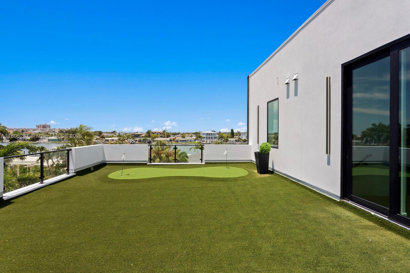 17059 Dolphin Dr