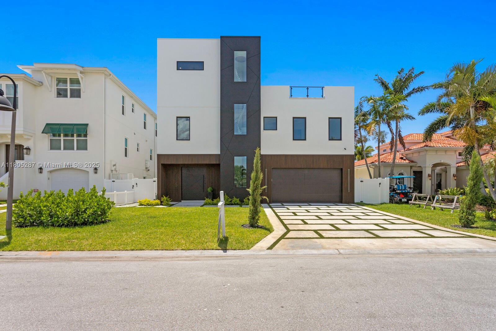 17059 Dolphin Dr
