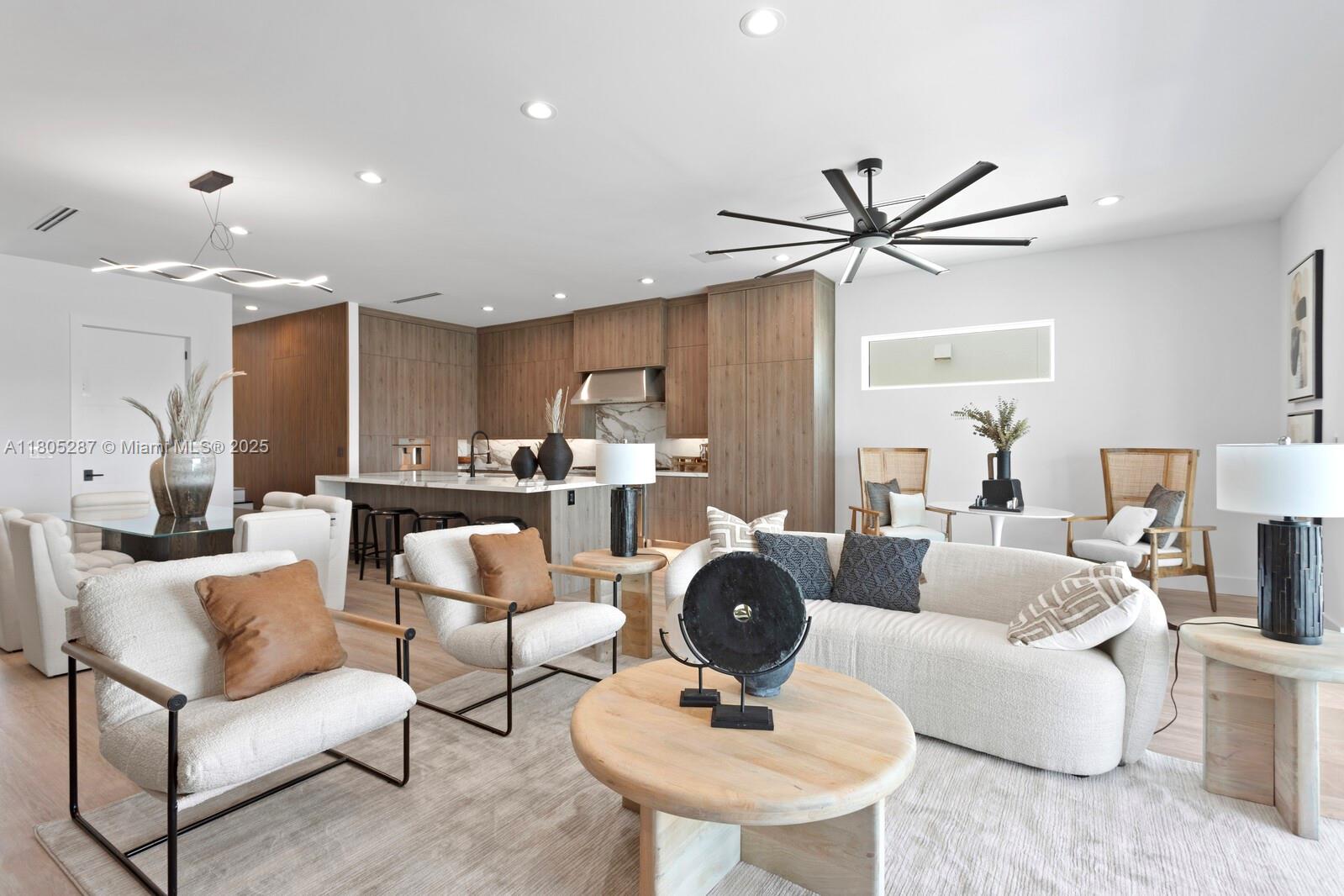 17059 Dolphin Dr