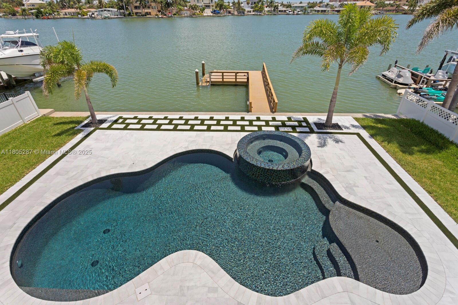17059 Dolphin Dr