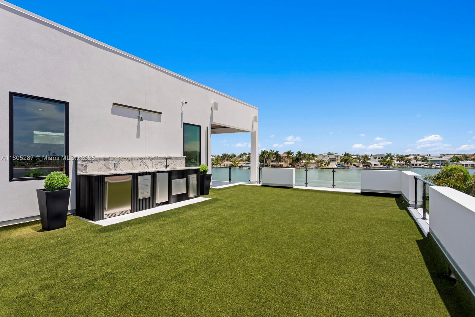 17059 Dolphin Dr