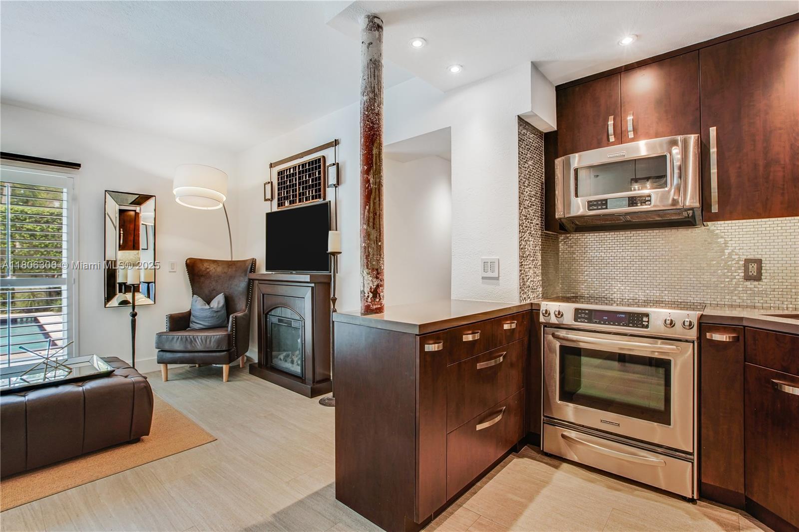 45 Antilla Ave # 1G