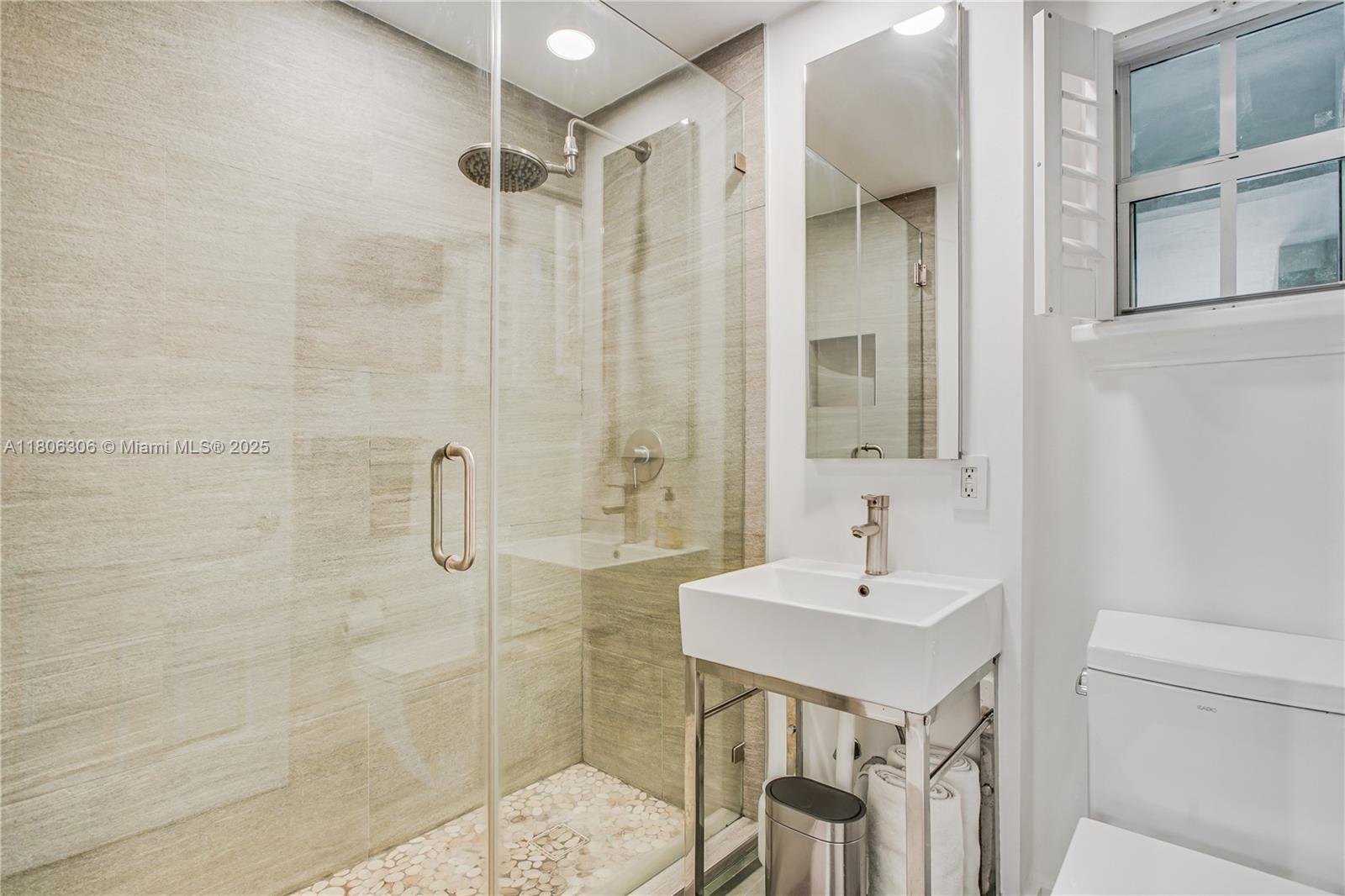 45 Antilla Ave # 1G