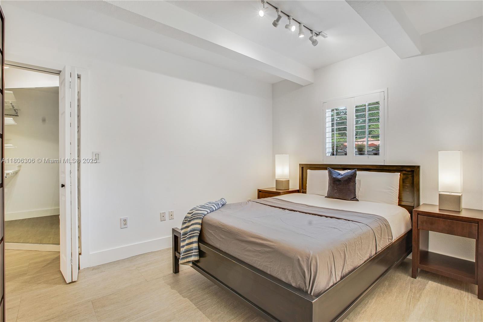 45 Antilla Ave # 1G