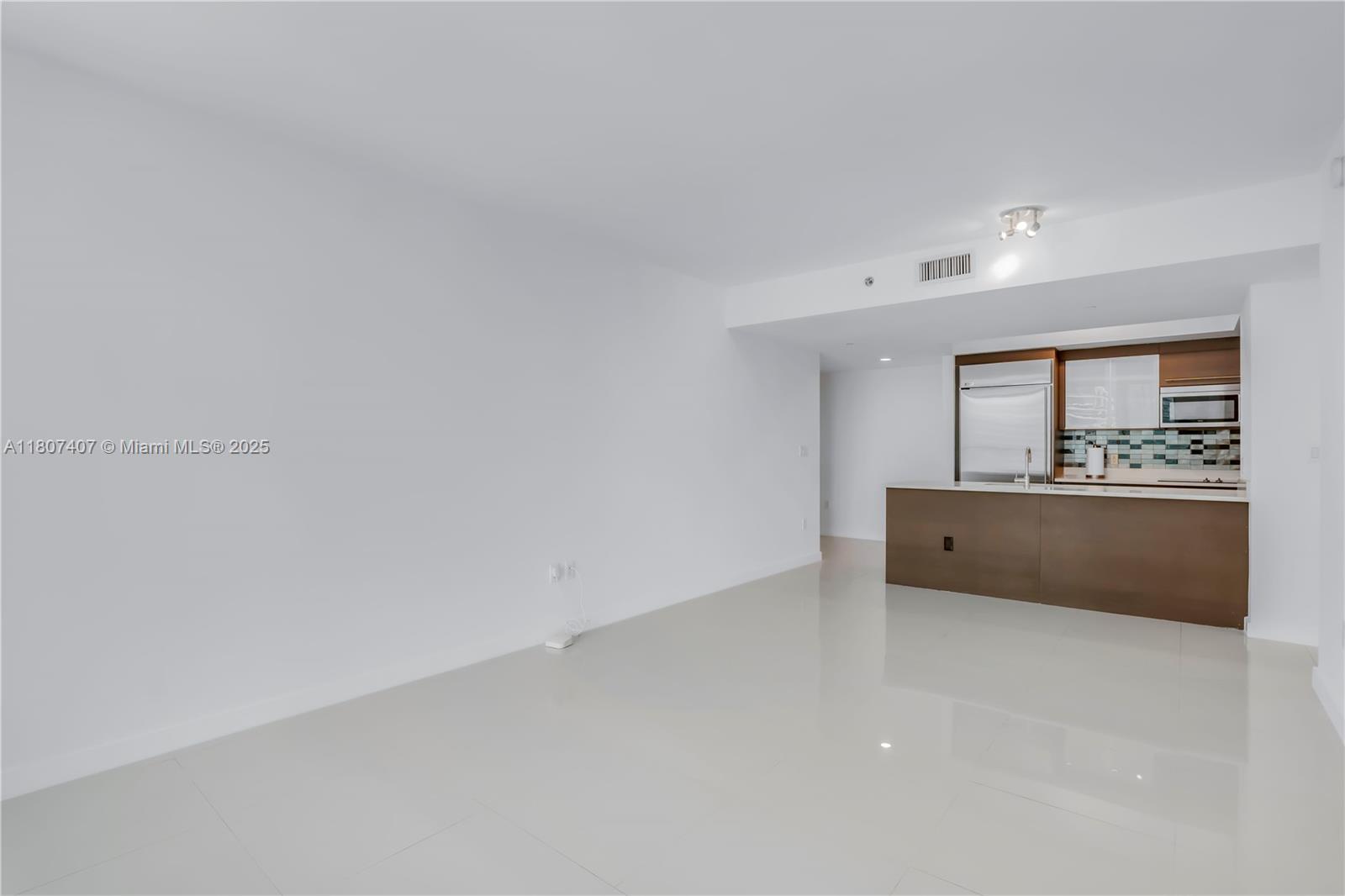 500 Brickell Ave # 3103