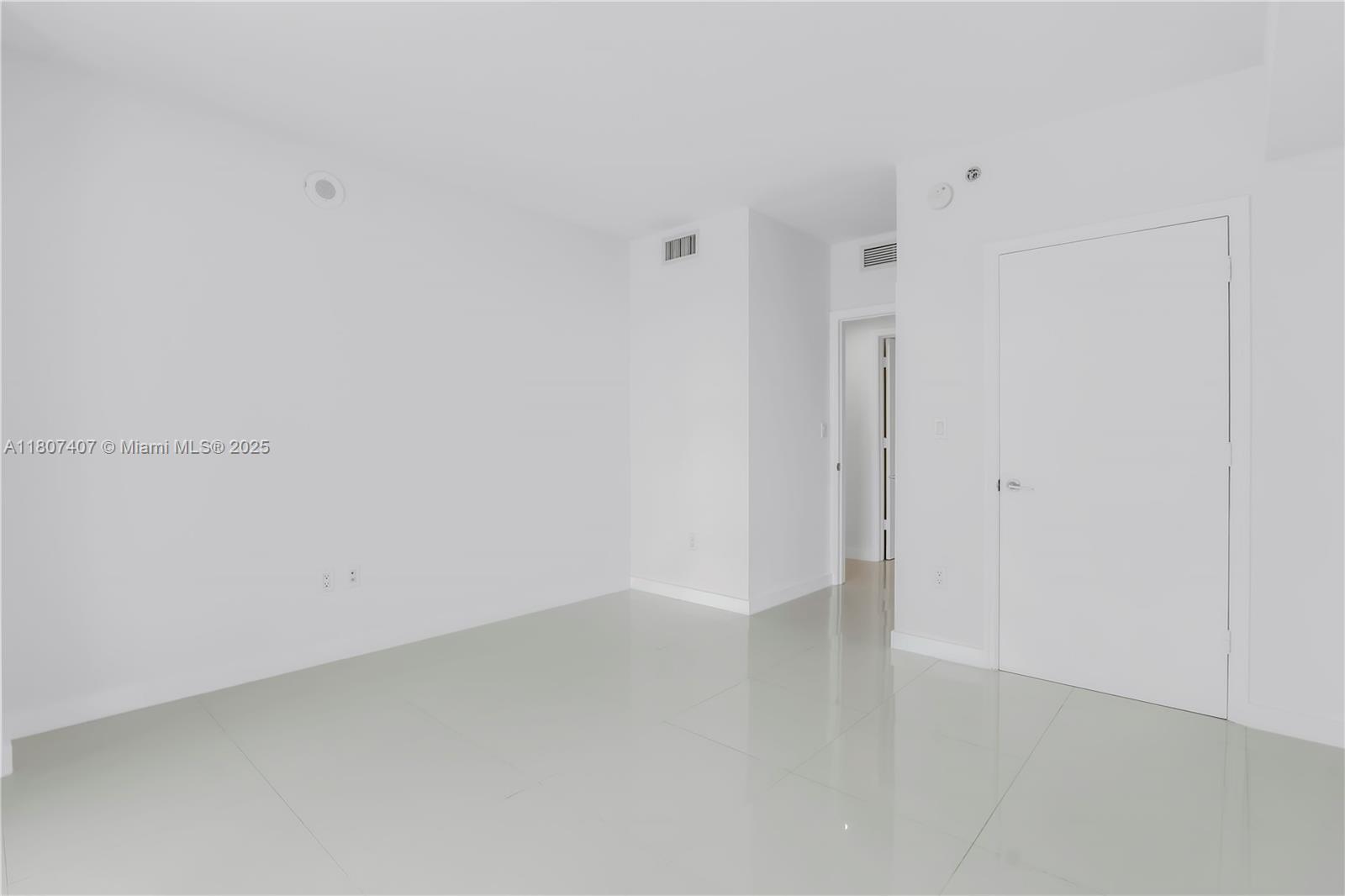 500 Brickell Ave # 3103