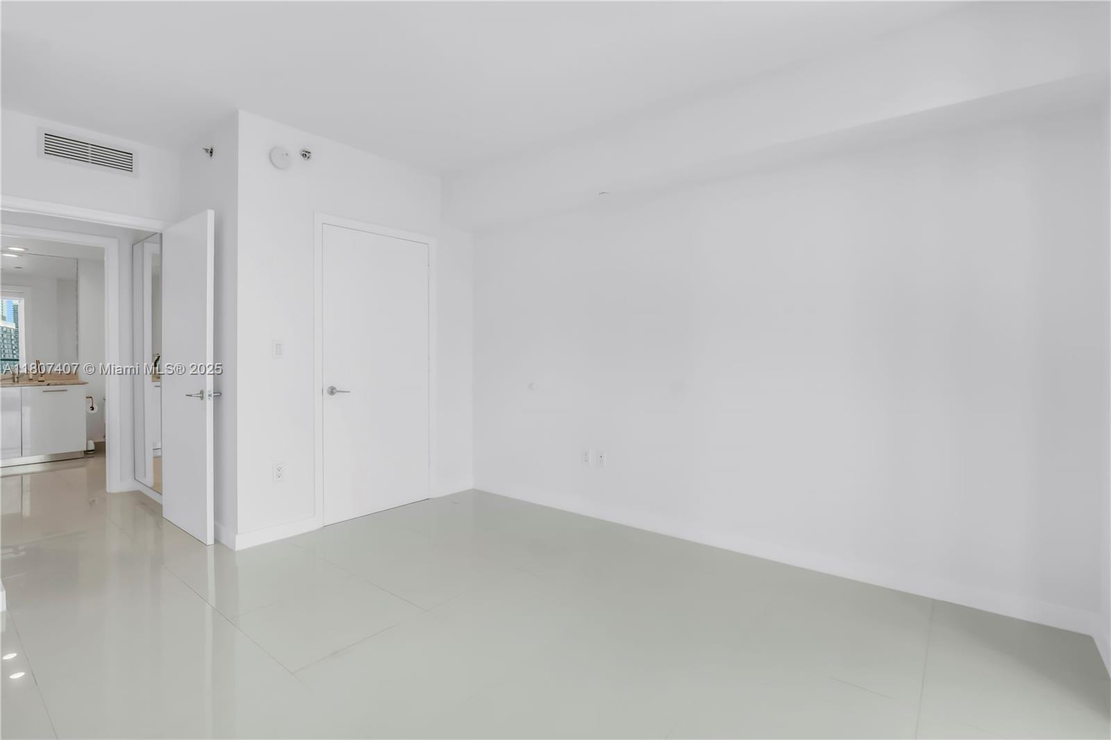 500 Brickell Ave # 3103