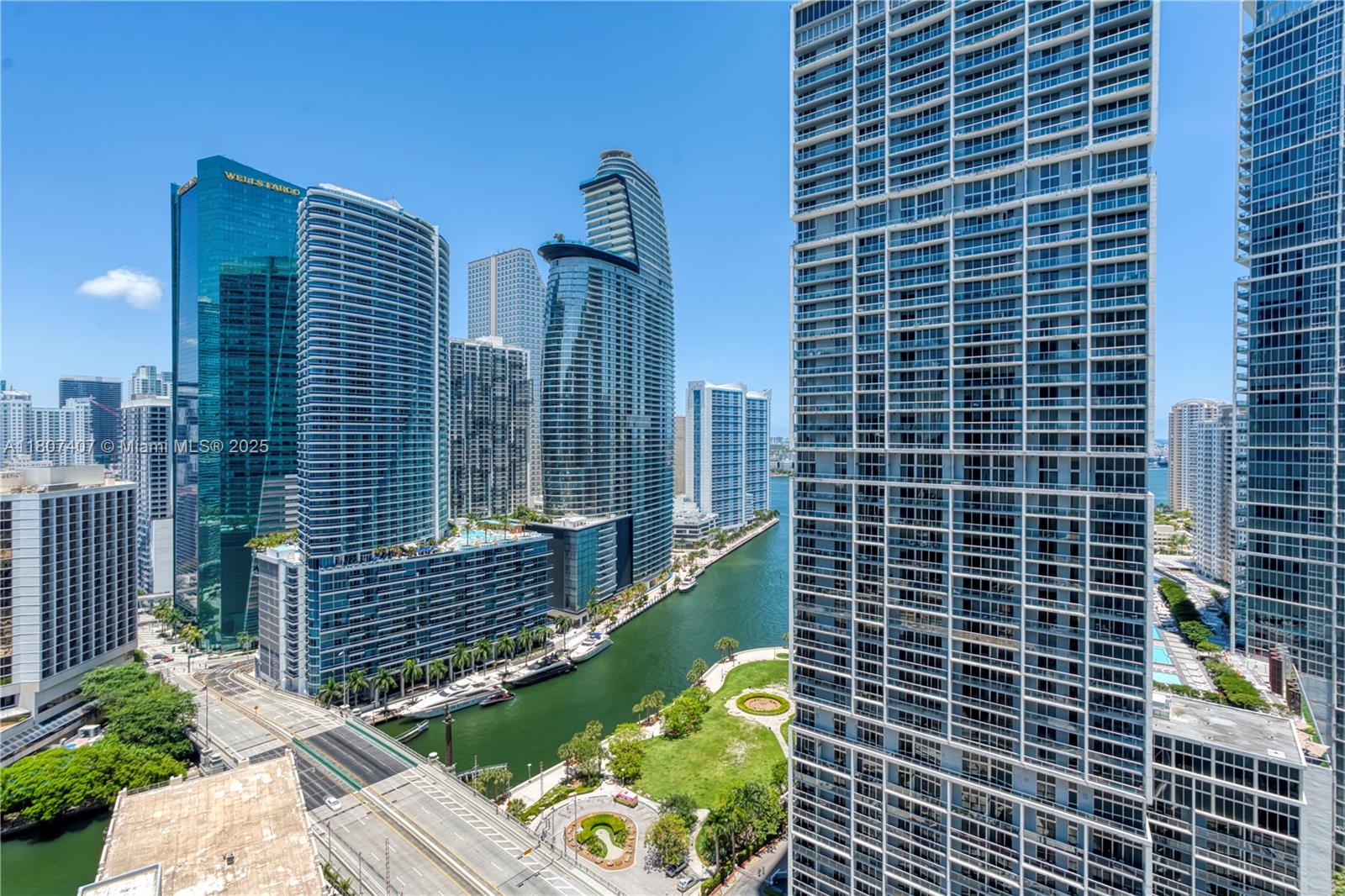 500 Brickell Ave # 3103
