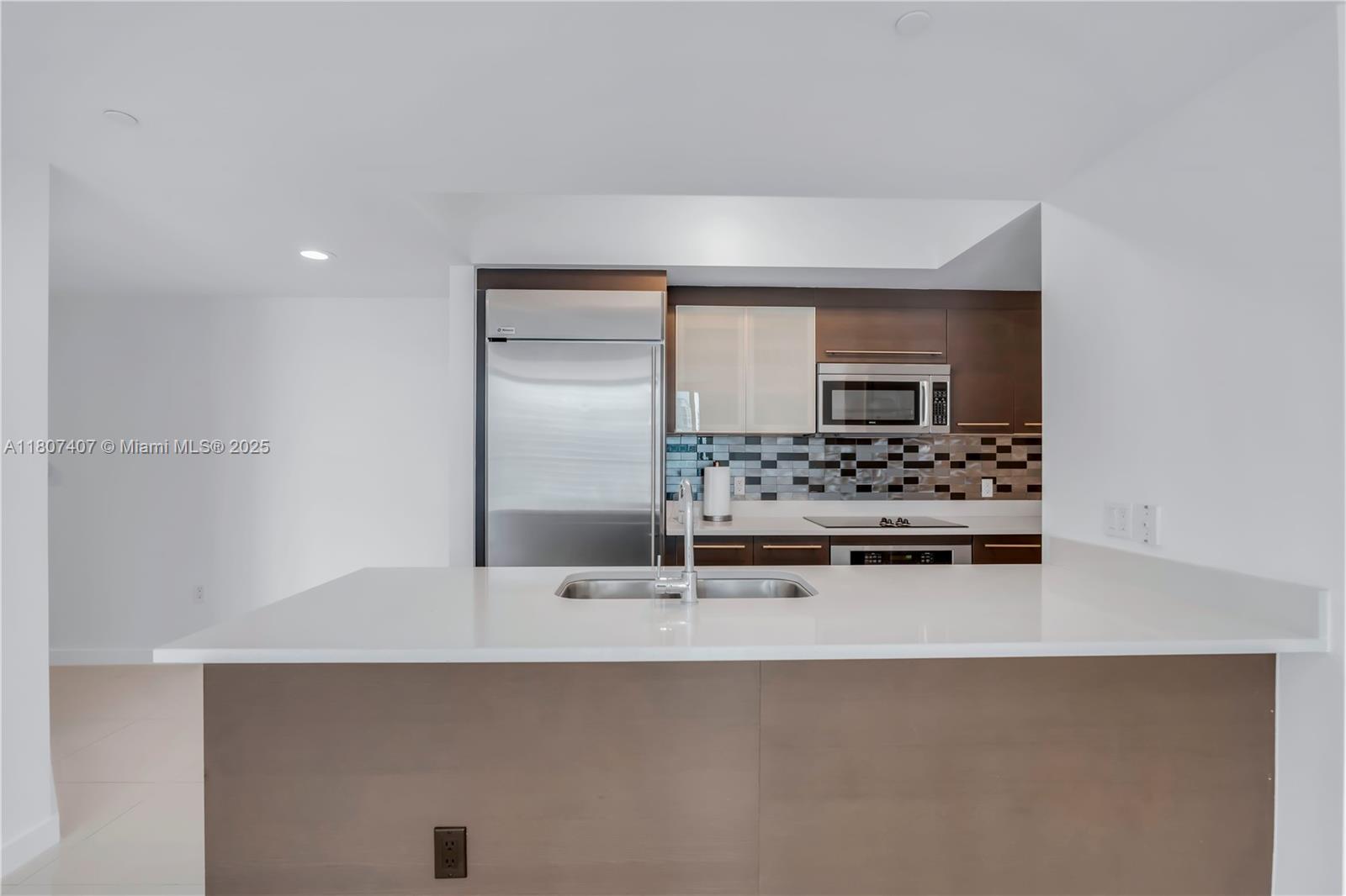500 Brickell Ave # 3103