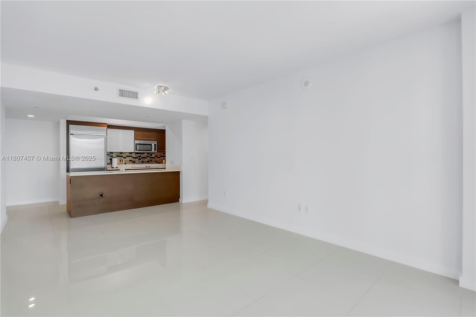 500 Brickell Ave # 3103