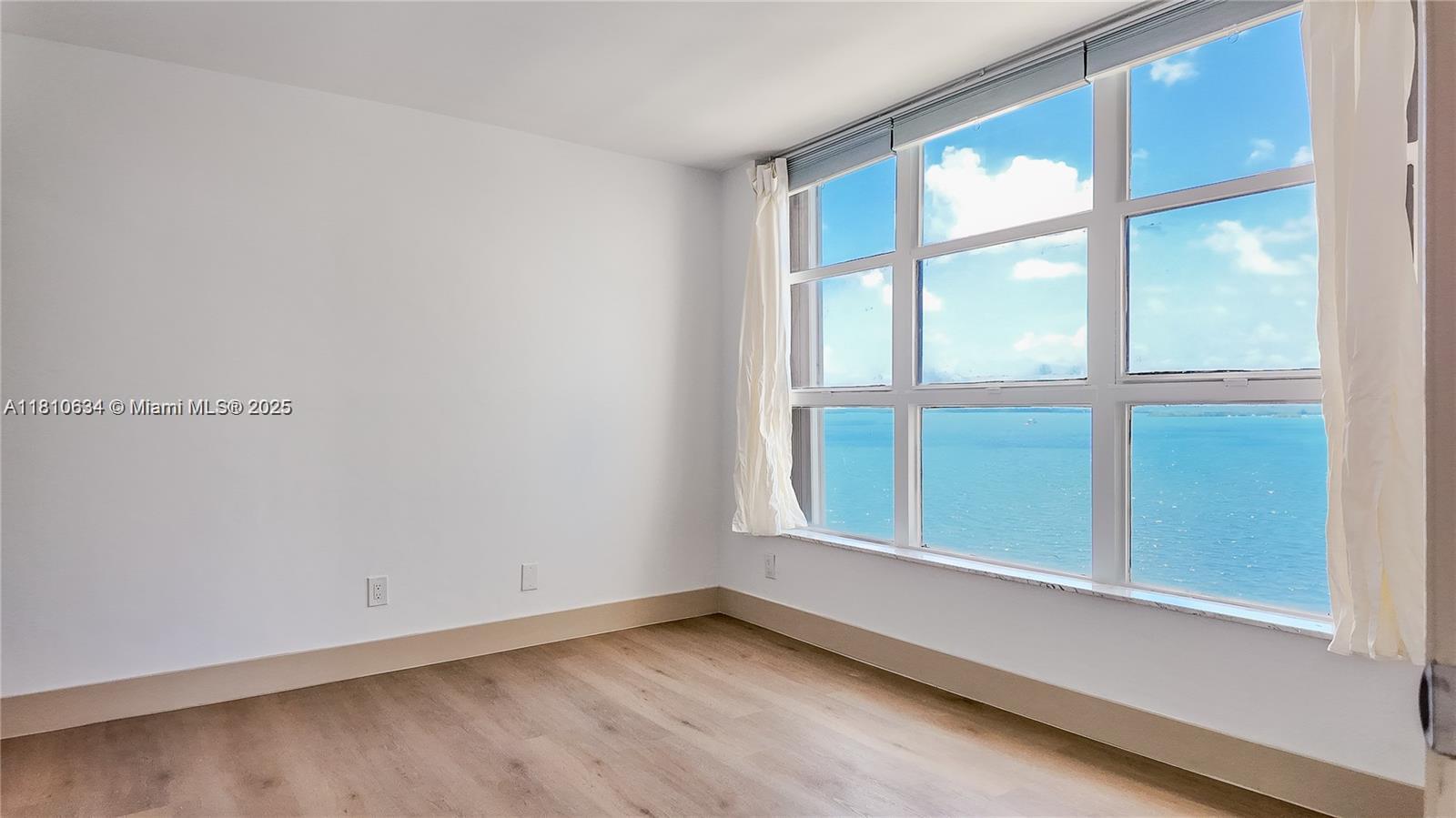 1440 Brickell Bay # 702
