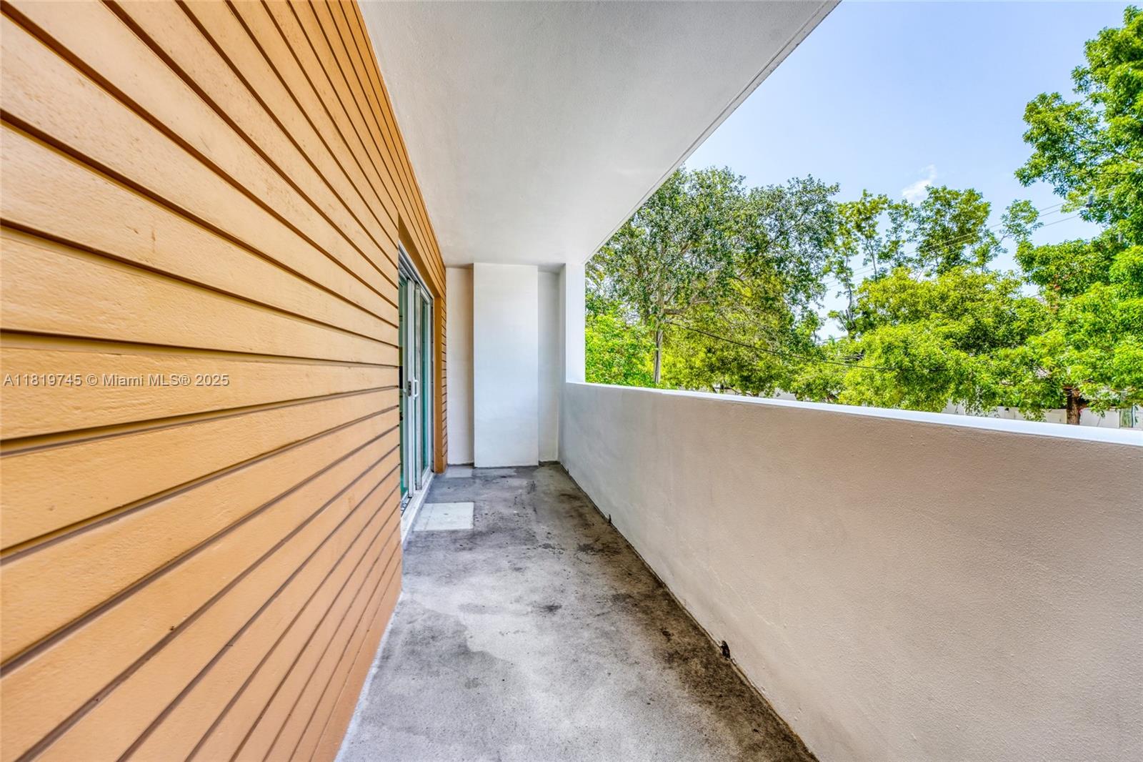 2740 SW 28th Ter # 202