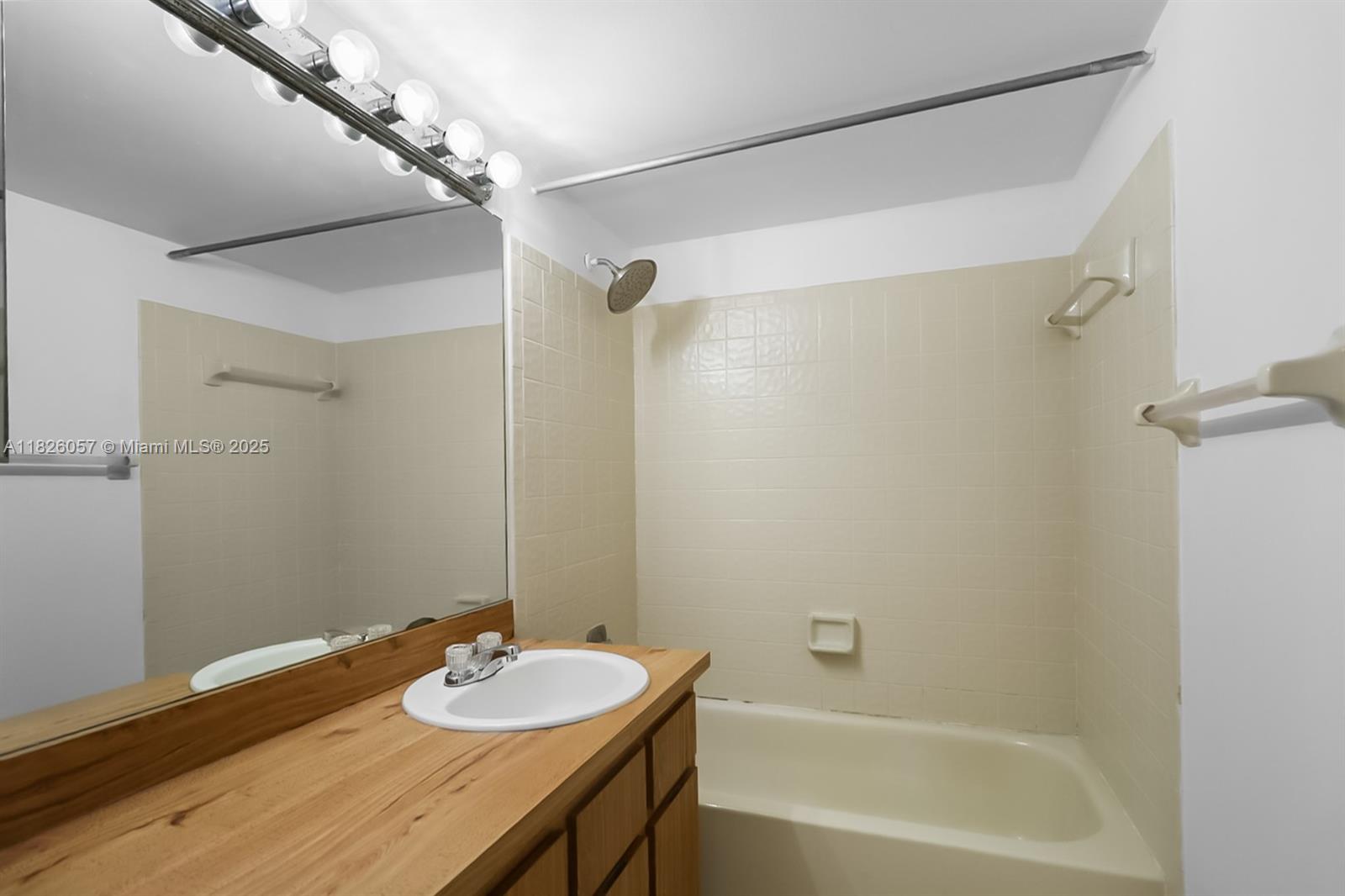 10167 Twin Lakes Dr Unit: 23-N