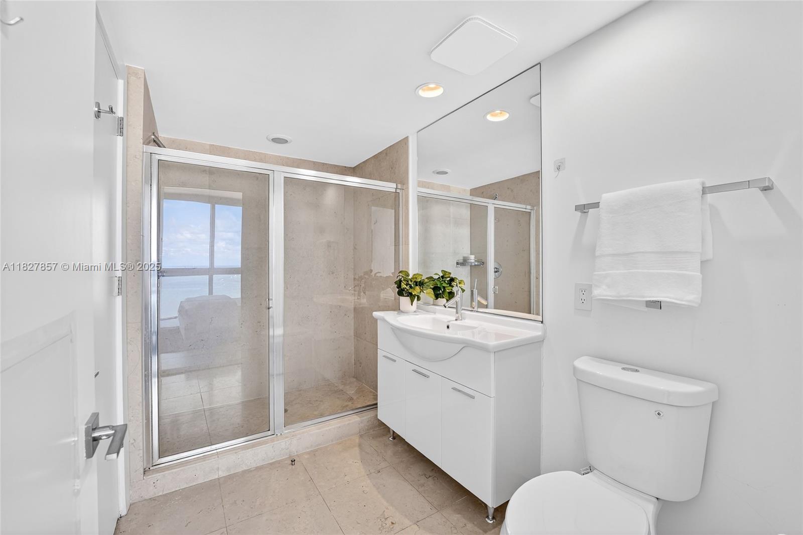 495 Brickell Ave # 3901