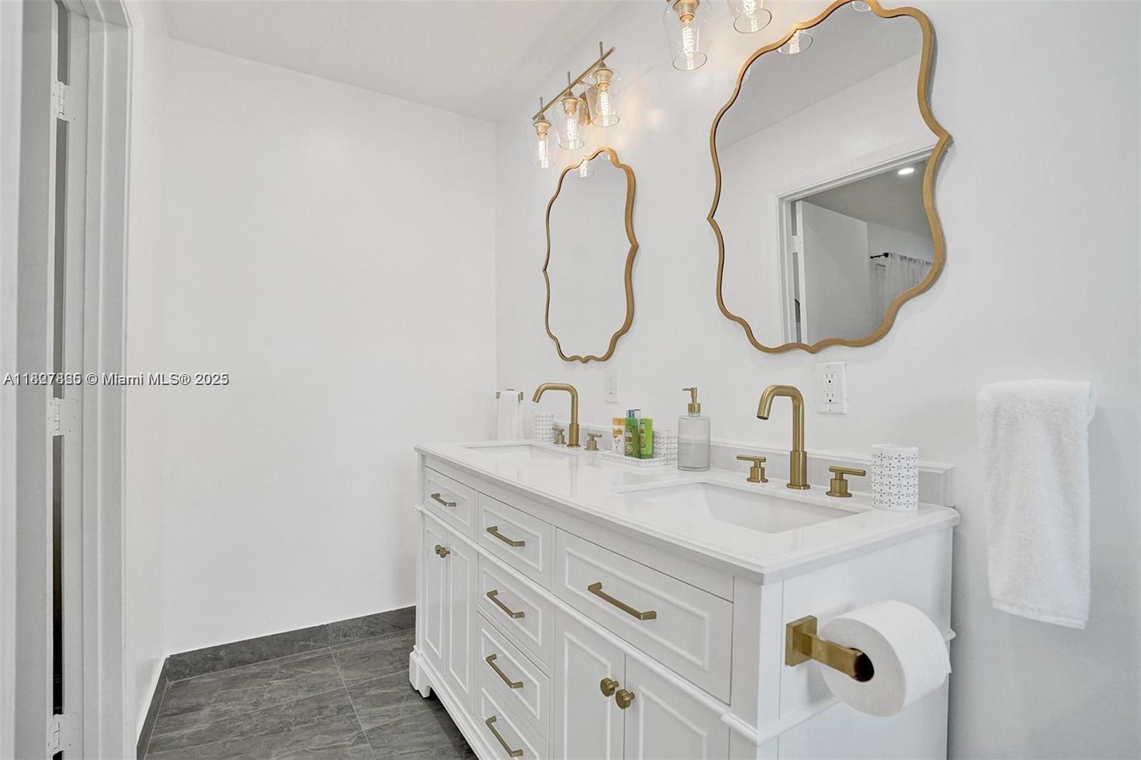 110 SW 5th St
